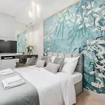 Deo Plaza Motlawa Dream By Renters 4*
